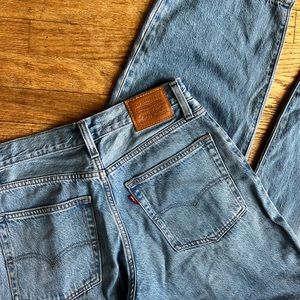 Levi’s Baggy Dad Jean